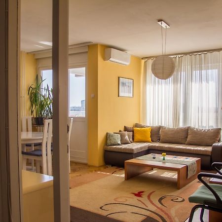 Sunny Apartment Belgrado Buitenkant foto