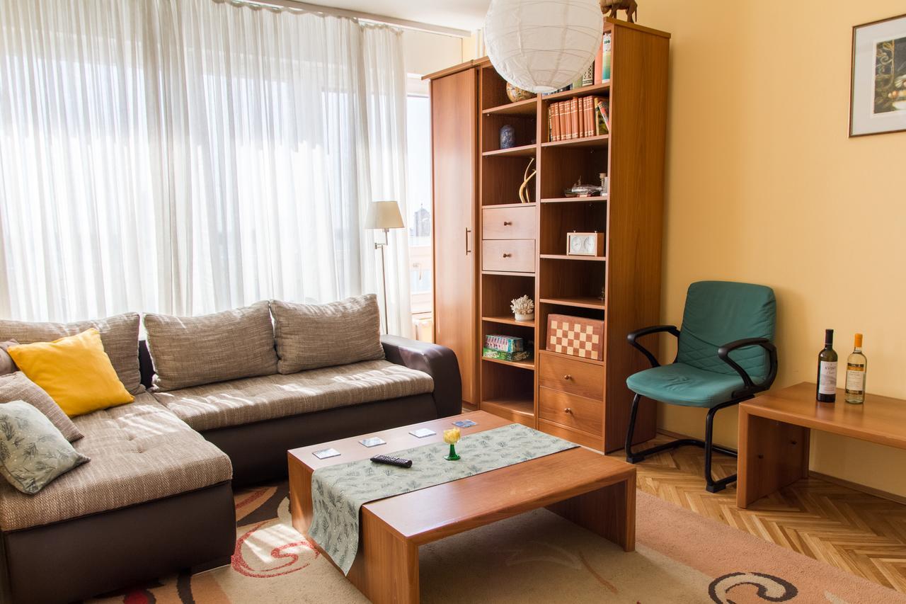 Sunny Apartment Belgrado Buitenkant foto